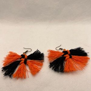 Feather macramé earrings